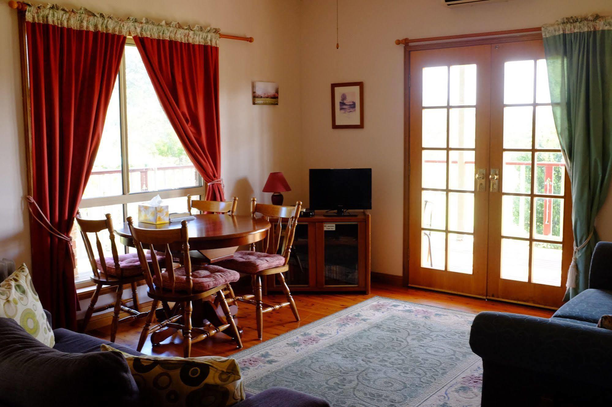 บริน แกลส บีแอนด์บี Villa โมรูยา ภายนอก รูปภาพ